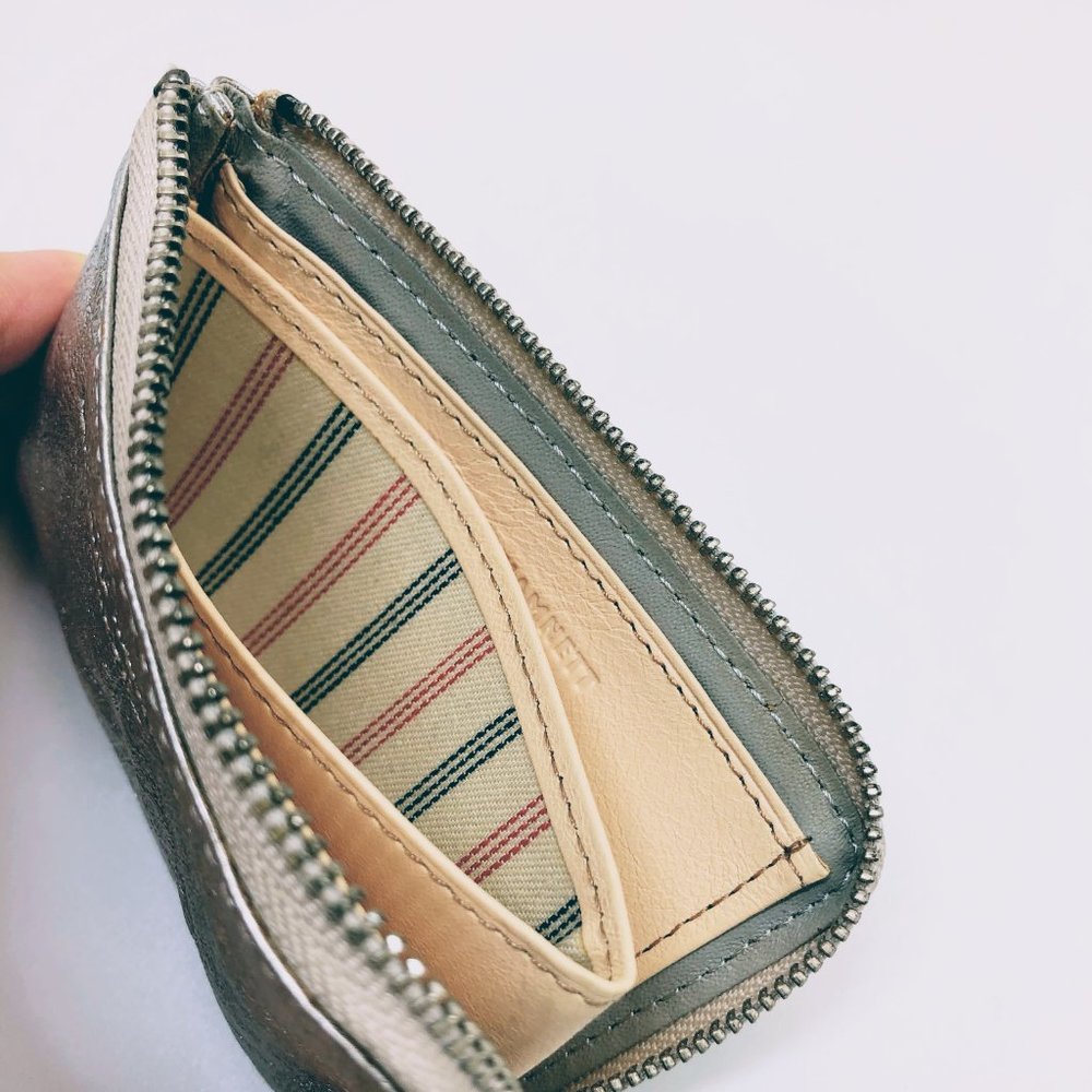 New Katherine Hamnett Silver Leather Zipped Pouch - Picture 4 of 5